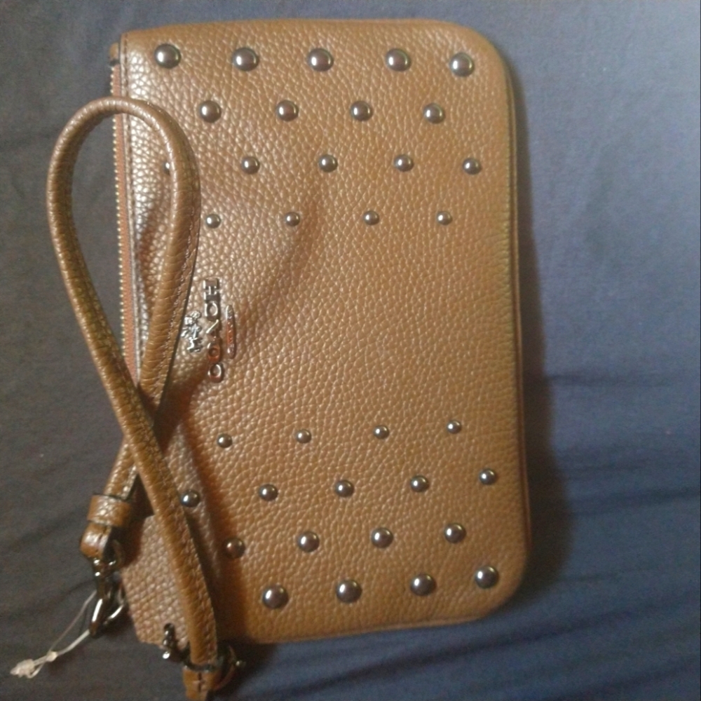 Ladies COACH pouch